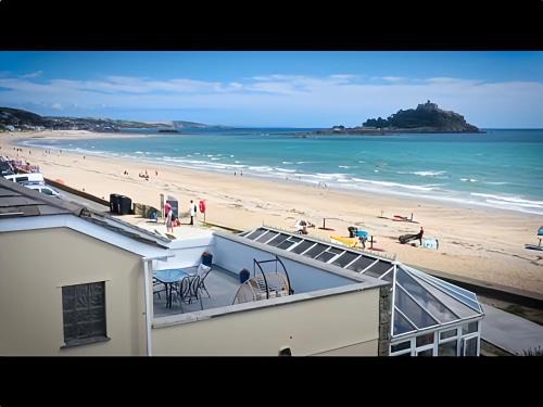 Longrock Apartment | Fabulous 3-bedroom home across St Michaels Mount