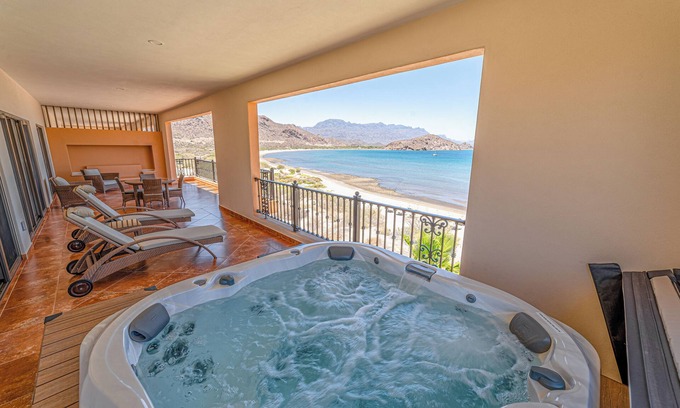 Loreto Resort | Fabulous Christmas in Loreto, Baja Mexico. Deluxe 2bdrm Ocean Front Penthouse.