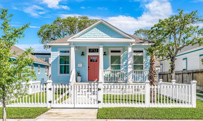 Galveston House | Fabulous family-friendly home w/a private yard - close to the beach