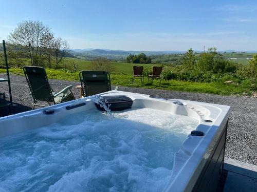 Welshpool Apartment | Fabulous Hot Tub with Views!