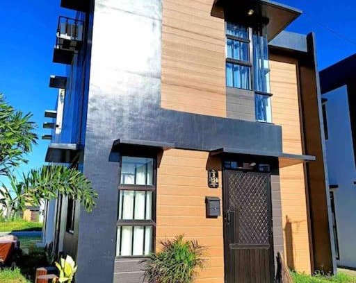 San Fernando Villa | Fabulous Lakeshore House Fully Airconditioned Hi-speed WiFi 300 Mbps