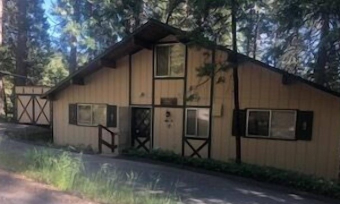 Twain Harte Cabin | Fabulous lakeview home- internet, deck, BBQ, handicapped accessible