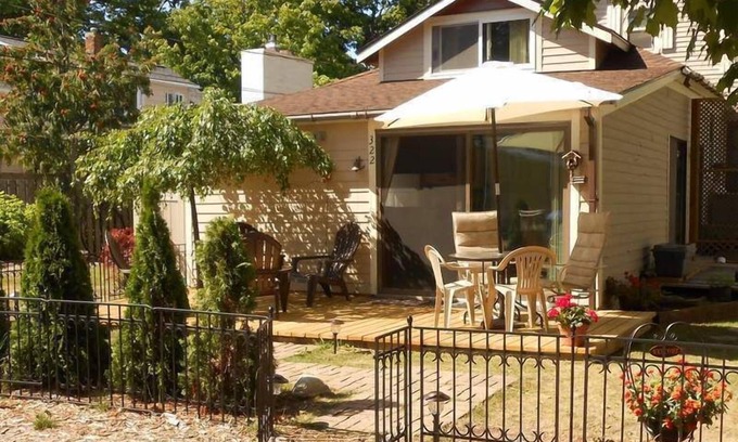 Frankfort Apartment | Fabulous Loft - Ideal Location for a Frankfort Get Away