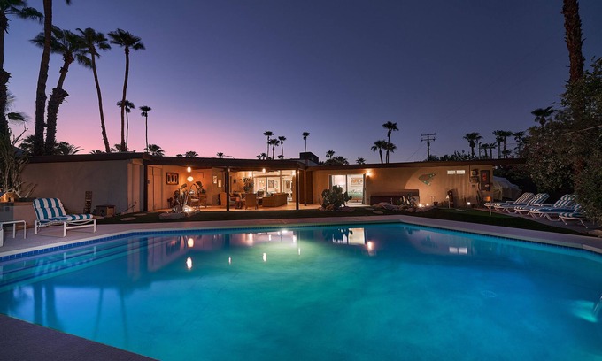 Palm Springs House | FABULOUS PRIVATE MID-CENTURY FOUR BEDROOM RESORT STYLE POOL HOME IN CENTRAL PS