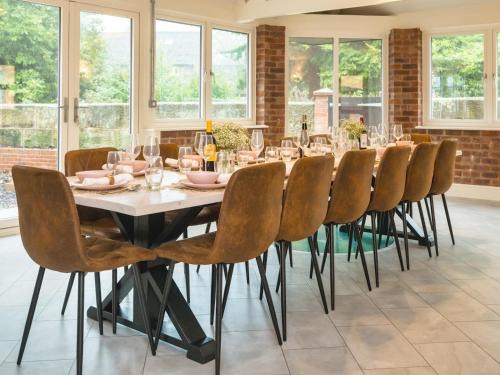 Hadnall House | Fabulous Retreat sleeps 14 with Pool and Sauna Pass the Keys