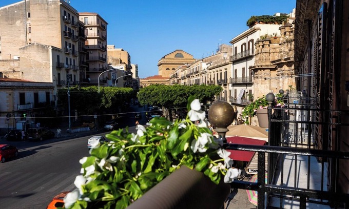 Monte di Pieta Apartment | Facility in the heart of Palermo, comfortable, cozy to experience the historic center