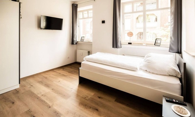 Nordhorn Apartment | FAIR BED 7 City Studio with kitchen, WLAN, 2 rooms & PP