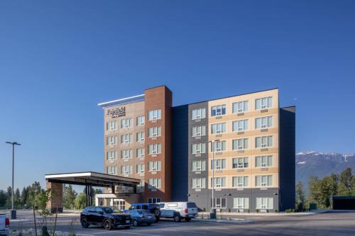 Revelstoke Hotel | Fairfield by Marriott Inn & Suites Revelstoke