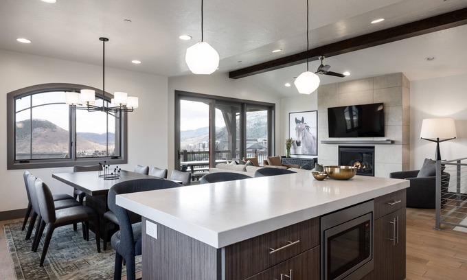 Park City House | Fairway Chalet - Luxury in Park City | Close to Canyons Ski Lift