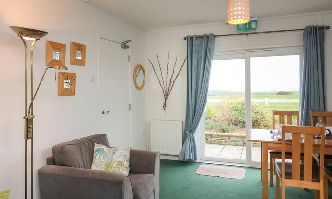Burgh Island Cottage | FAIRWAY LODGE, country holiday cottage in Bigbury-On-Sea