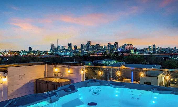 Katie Hill Neighborhood House | Fall 2 hot tubs, rooftops, karaoke lounges near Nissan Stadium