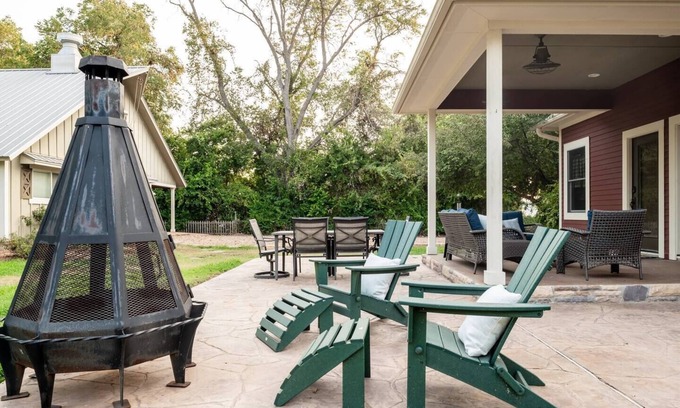 Round Top House | Fall at Round Top Rose | Cozy, Cute, Centrally Located to the Best Spots