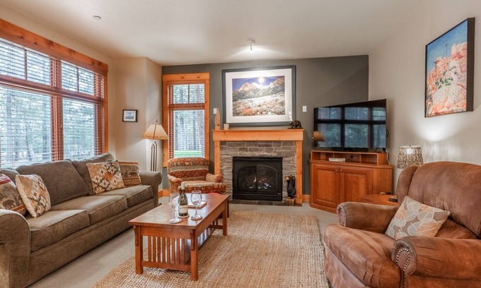 Crooked Pines House | Fall Availability! Updated Townhome, Walk, Shuttle, or a Short Drive to Mountain!