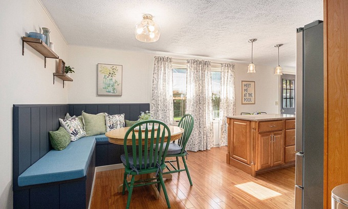 Dowagiac House | Fall Escape w/Game Room near Wedding Venues & ND