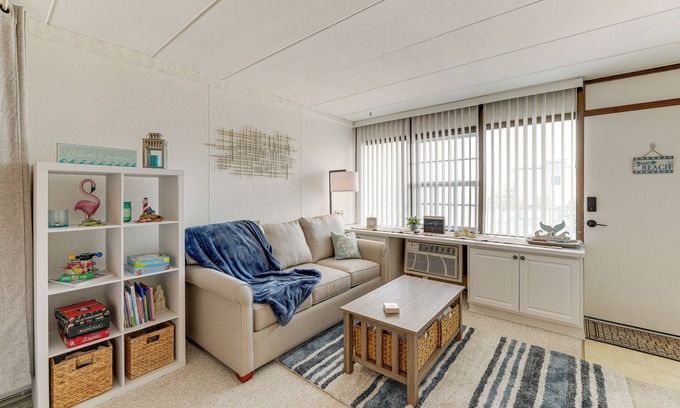 Midtown Ocean City Apartment | Fall Escape: Walk to Beach & Ocean City Hot Spots