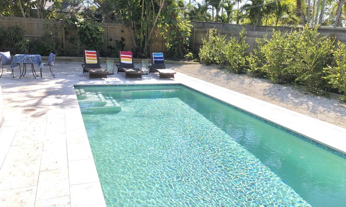 Palma Sola House | FALL IN LOVE! Spotless & relaxing pool home mins from Anna Maria! Pet friendly!