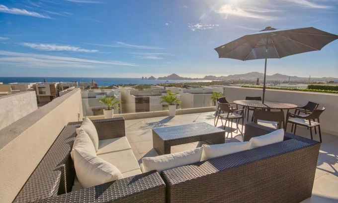 El Tezal House | Fall Savings! Ocean view w/private Rooftop villa & 5min/downtown
