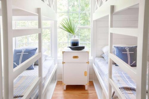 Mount Pleasant House | Falling Moss