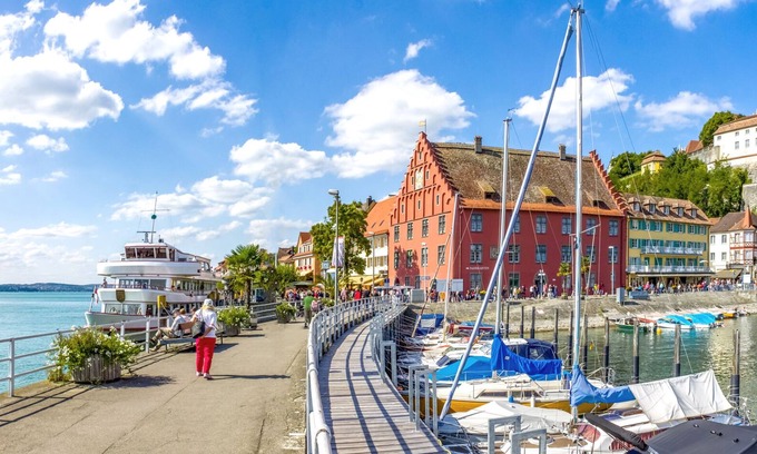 Meersburg Apartment | Familien-Apartment 1 near the shore of Lake Constance with Wi-Fi