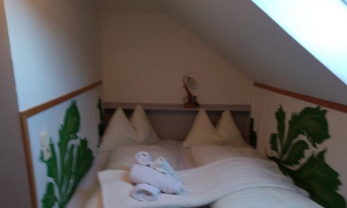 Bad Kleinkirchheim Cottage | Familienzimmer, Dusche, WC, Standard - Hotel Kirchenwirt