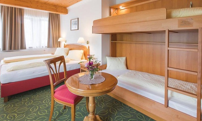 Maria Alm am Steinernen Meer Cottage | Familienzimmer HP Shortstay Winter - Hotel Gasthof Niederreiter