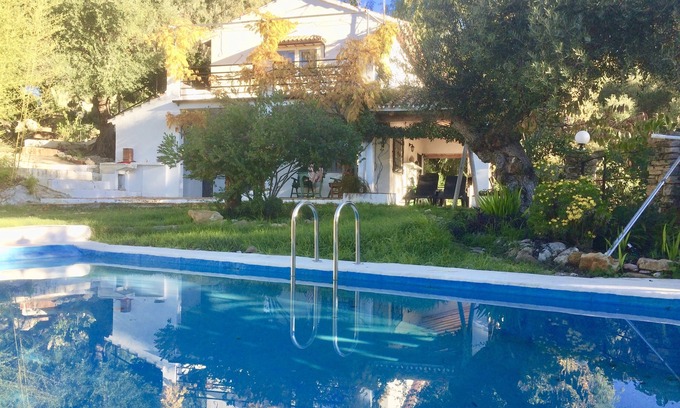 Cortes de la Frontera Cottage | family- and pet-friendly, privacy in large garden with pool and mountain view