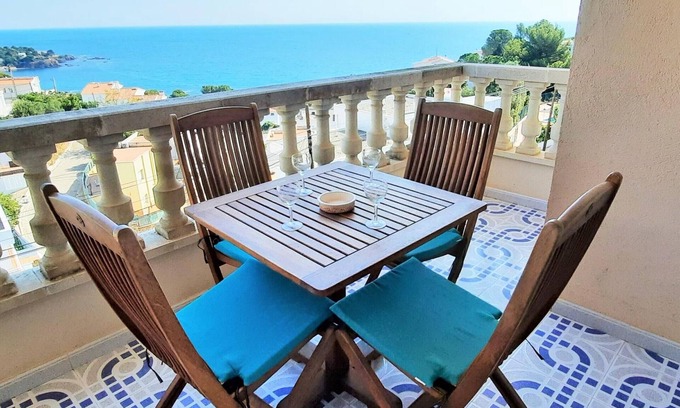 Llanca Apartment | Family apartment with pool, garden, and terraces - Llançà
