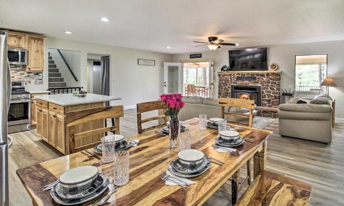 Pinetop House | Family Cabin with Game Room! 32 Mi to Sunrise Resort