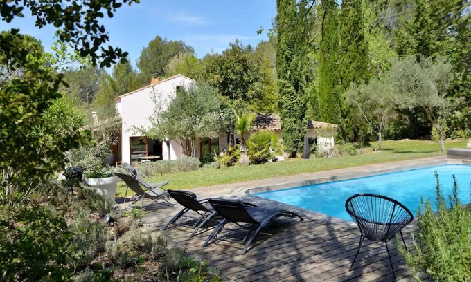 Fuveau House | Family cottage with private pool