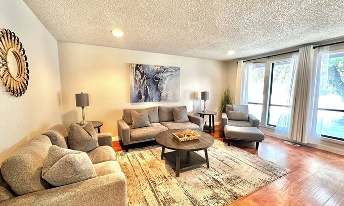 Medford House | Family & Dog Friendly-LG Kitchen-Gazebo &Fire Pit-