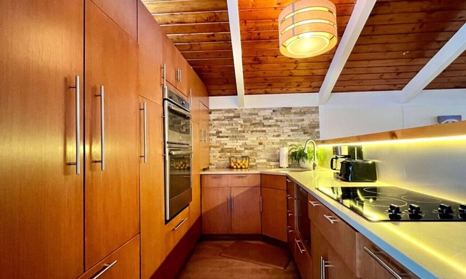 Bartlett Ski Chalet | Family & dog friendly ski chalet with fire pit