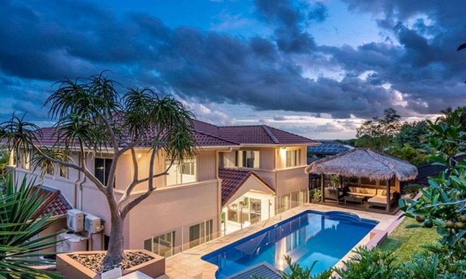 Lennox Head House | Family Entertainer with Pool - Luxury Holiday House in Lennox Head