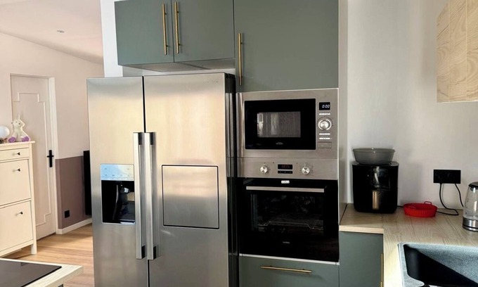 Roissy-en-Brie House | Family escape: Quiet house, spacious garden, 20' from Disney & 30' from Paris