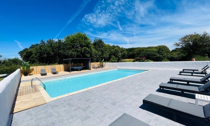 La Chapelle-Pouilloux Other | Family friendly gîte set in idyllic countryside w/games barn + 12x6m pool