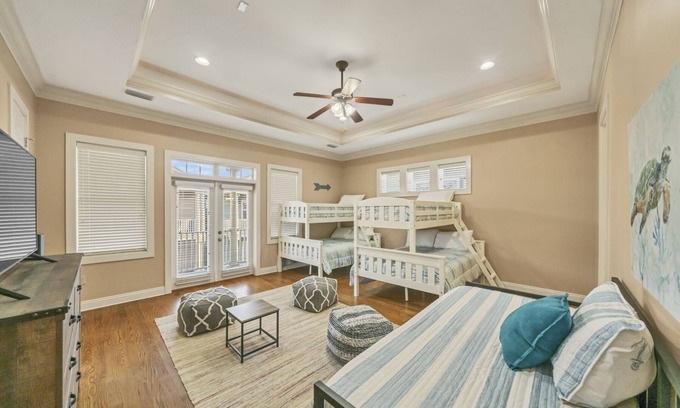 Crescent Beach House | Family Friendly Beach Home, 4 Bed 4 Bath, Sleeps 12! Walk to Beach! Pool! 🇺🇸🇺🇸🇺🇸