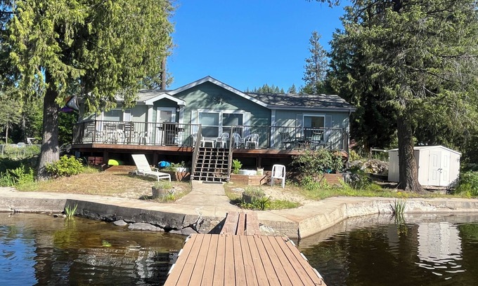 Newport Cabin | Family friendly 3-bedroom lake front cabin in Newport with a private dock