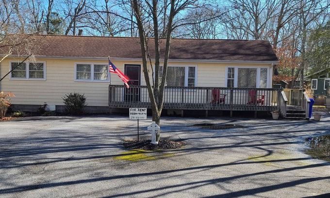 Bethany Beach Cottage | Family friendly beach cottage close to the beach.