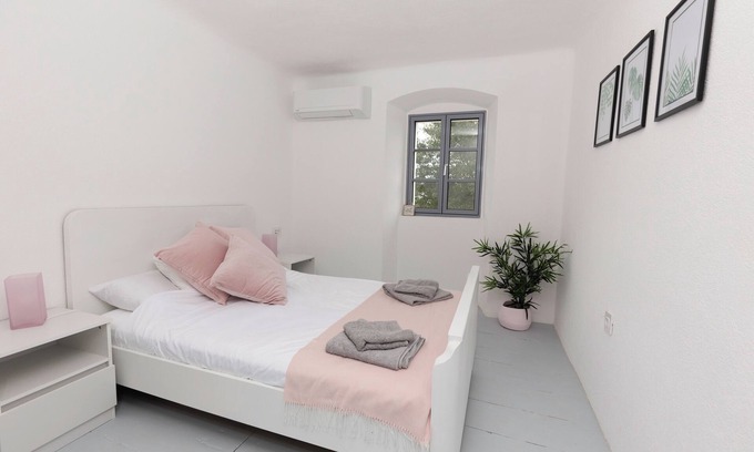 Nerezine House | Family friendly, charming 3 bedroom house with AC and WIFI in beautiful Nerezine