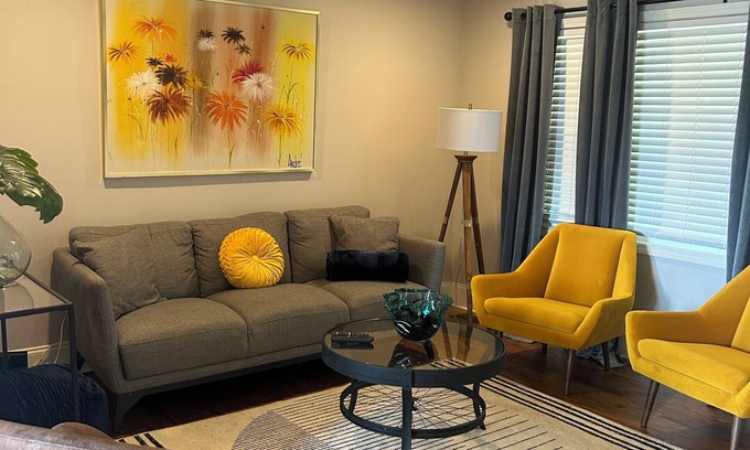 Sugar Hill House | Family Friendly - close to Sugar Hill shopping, restaurants