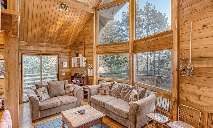 Thompsonville House | Family friendly, dog-friendly home with resort access - close to ski lifts!