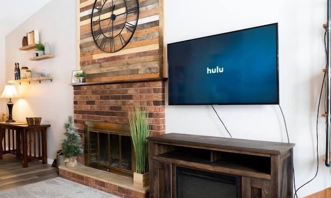Fargo House | Family-Friendly Farmhouse: Close to NDSU
