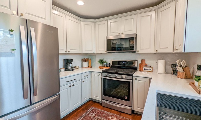 Springfield House | Family friendly home off bike trail and quiet subdivision with lots of updates!