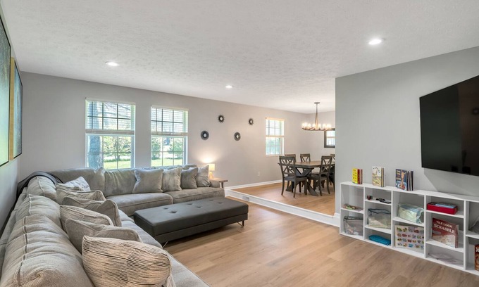 Mason House | Family Friendly Home Near Kings Island, Great Wolf, Tennis, Golf, and More!