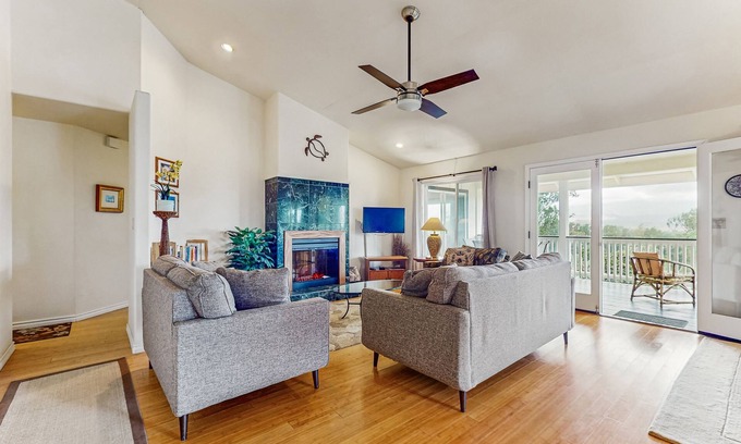 Kamuela House | Family friendly home with mountain view, private lanai, yard and WIFI