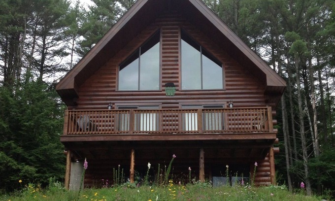 Chestertown Ski Chalet | Family-friendly log cabin with sandy beach, kayaks, near Lake George