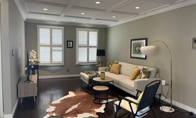 St. Catharines House | Family Friendly Niagara Haven: Port Dalhousie & Niagara Falls Hub