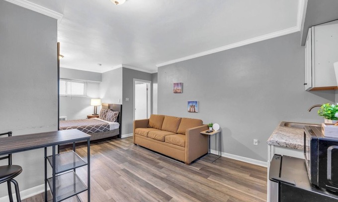 Riverview Apartment | Family-friendly Room for 4 High-speed Wi-fi !