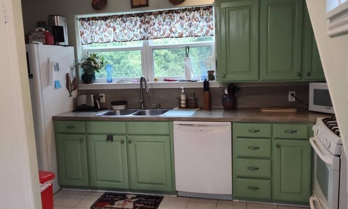 Bellville Other | Family friendly Sunnybrook Farm with very friendly farm animals