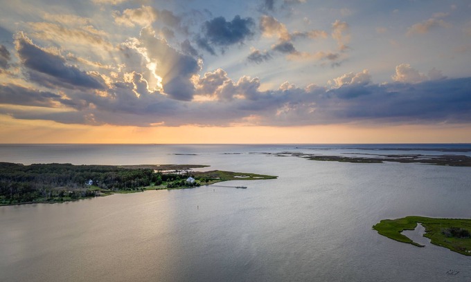 Onancock House | Family Friendly Waterfront Escape w/pier, gameroom, and fire pit!