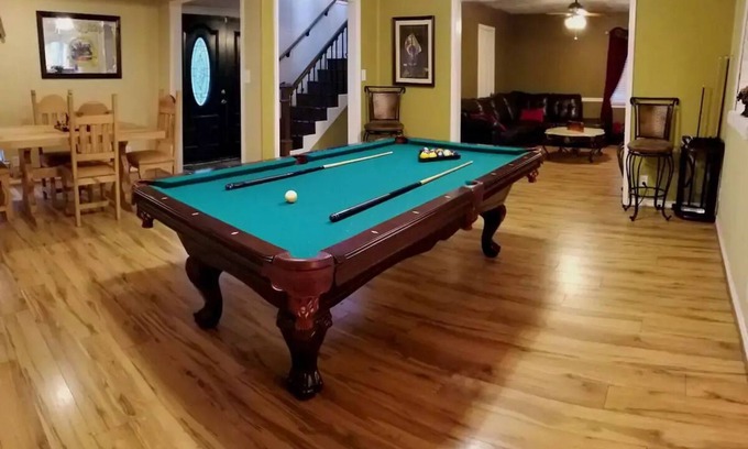 Conroe House | Family & Friends Home away from Home